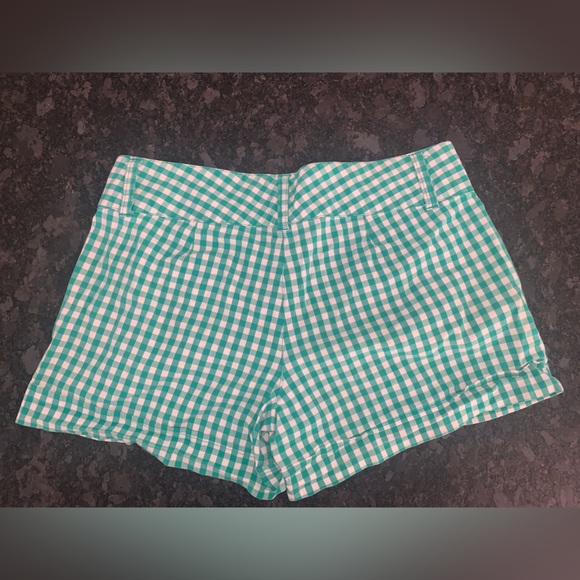 dEliA*s green checkered short size 7 pleated ADORABLE Heart Buttons! - Picture 3 of 10